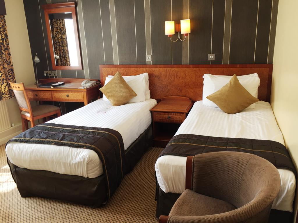 אנפילד The Royal Chace Hotel מראה חיצוני תמונה