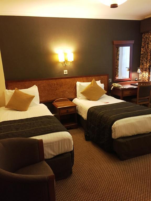 אנפילד The Royal Chace Hotel מראה חיצוני תמונה