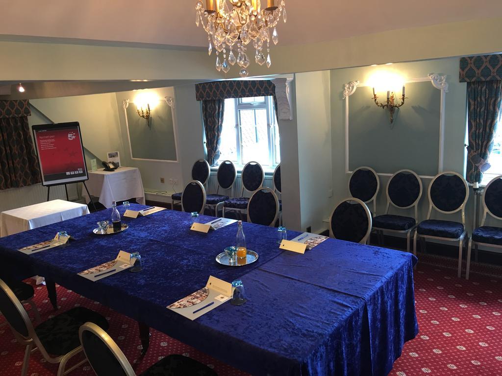 אנפילד The Royal Chace Hotel מראה חיצוני תמונה