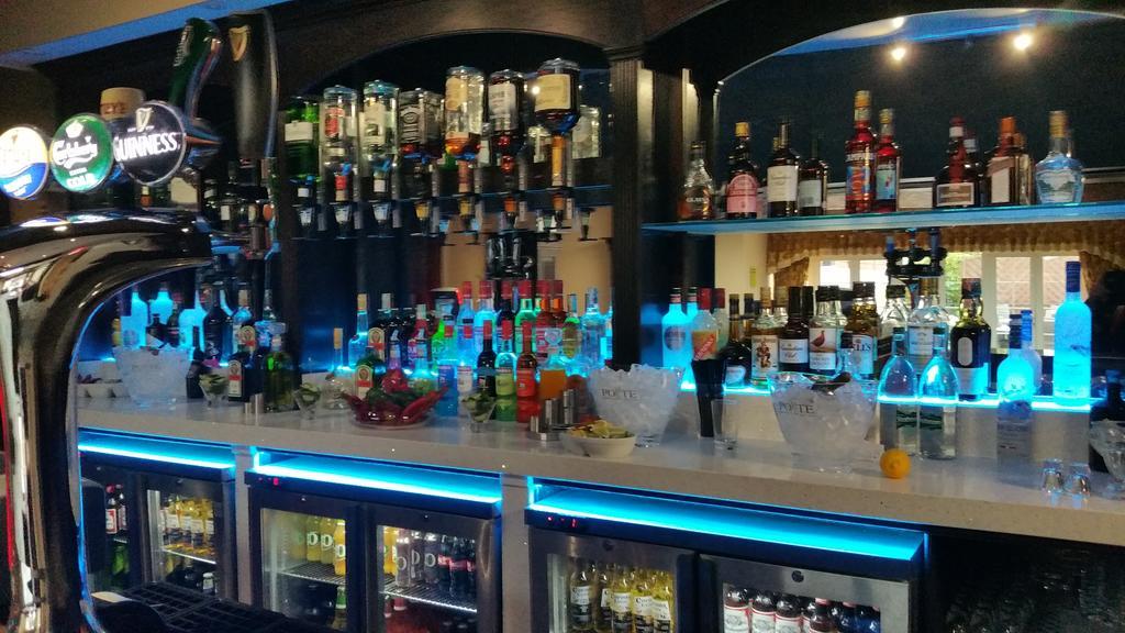 אנפילד The Royal Chace Hotel מראה חיצוני תמונה