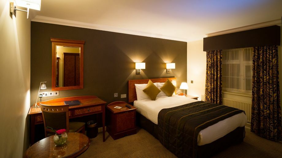 אנפילד The Royal Chace Hotel מראה חיצוני תמונה